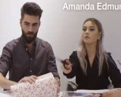 She collaborated with popular internet stars Jakobkonnbjer and pimpiina to wrap Christmas gifts with their self-designed wrapping paper at Westfield M